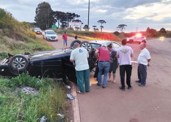 Colisão frontal seguido de capotamento no final desta tarde