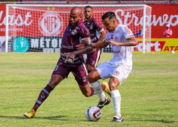 Chapecoense, Camboriú e  Hercílio Luz vencem na abertura do catarinense