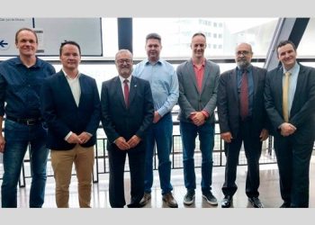 Desembargador Altamiro de Oliveira visita obras de reforma no fórum de Lages