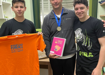 Estudantes do Colégio Bom Jesus de Lages são premiados em evento nacional e recebem convite para feira no Estados Unidos